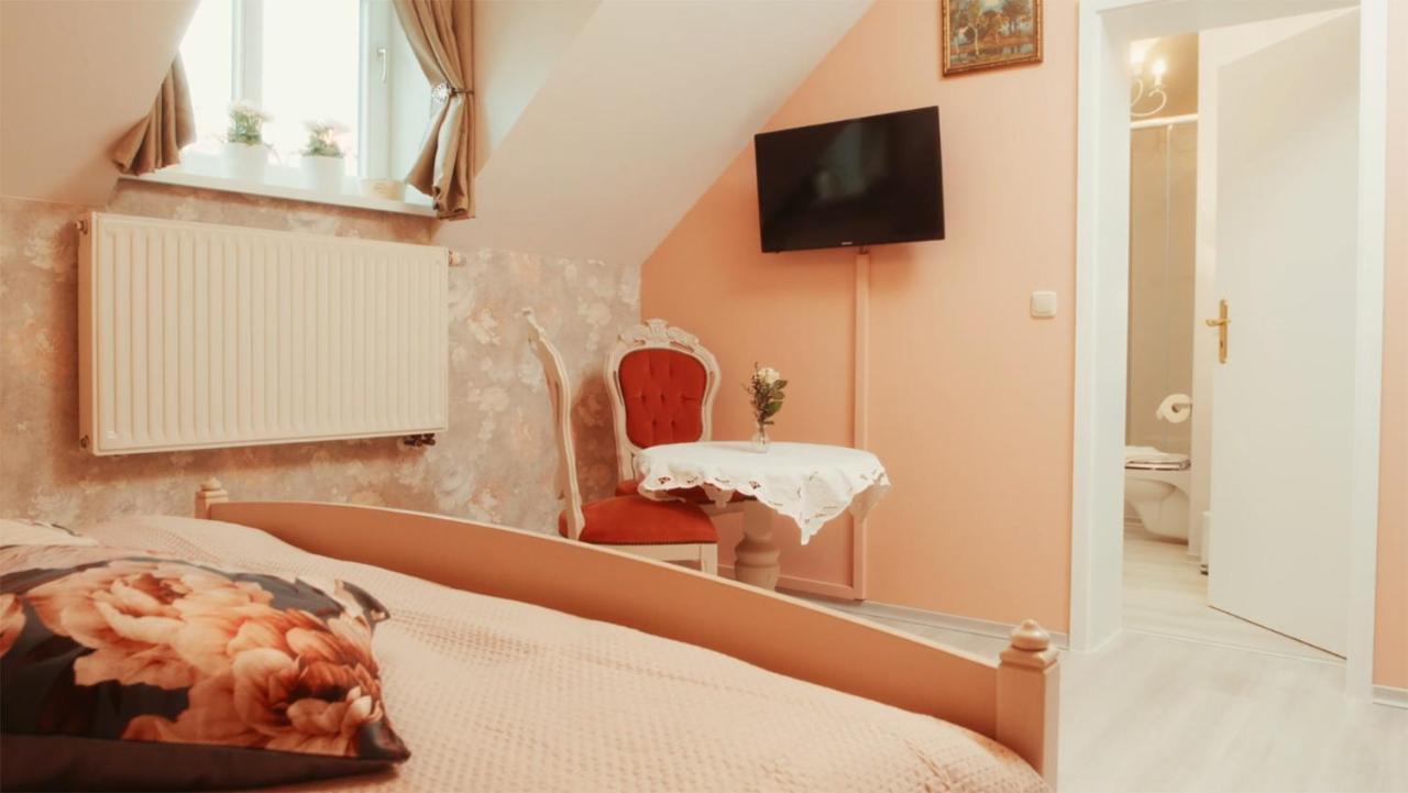 Anker Hotel Arneburg Buitenkant foto