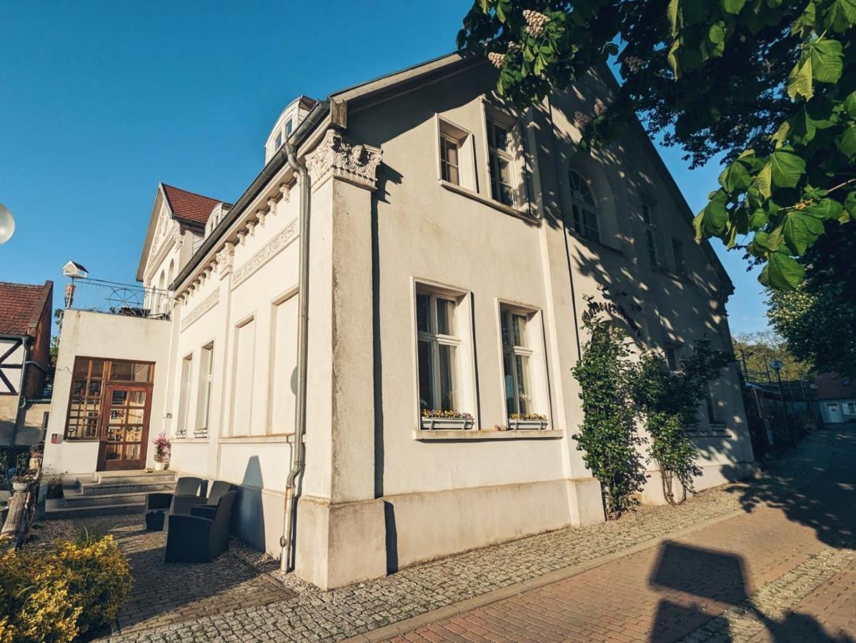 Anker Hotel Arneburg Buitenkant foto